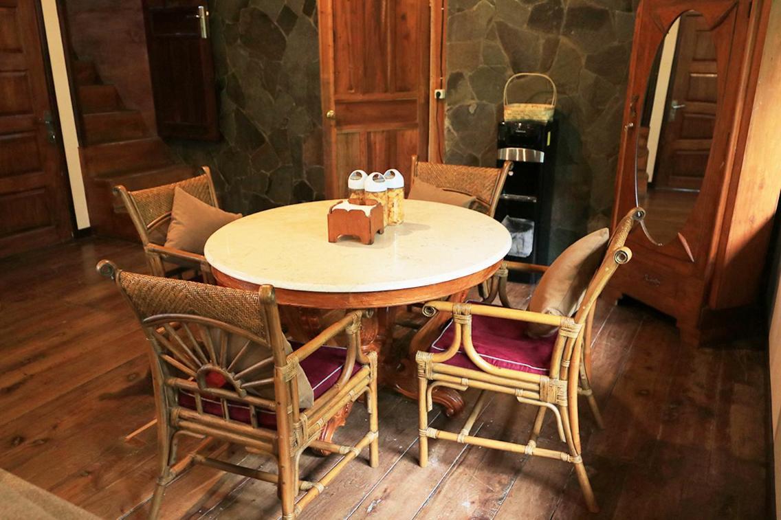 The Lodge Maribaya Cikareumbi Екстериор снимка