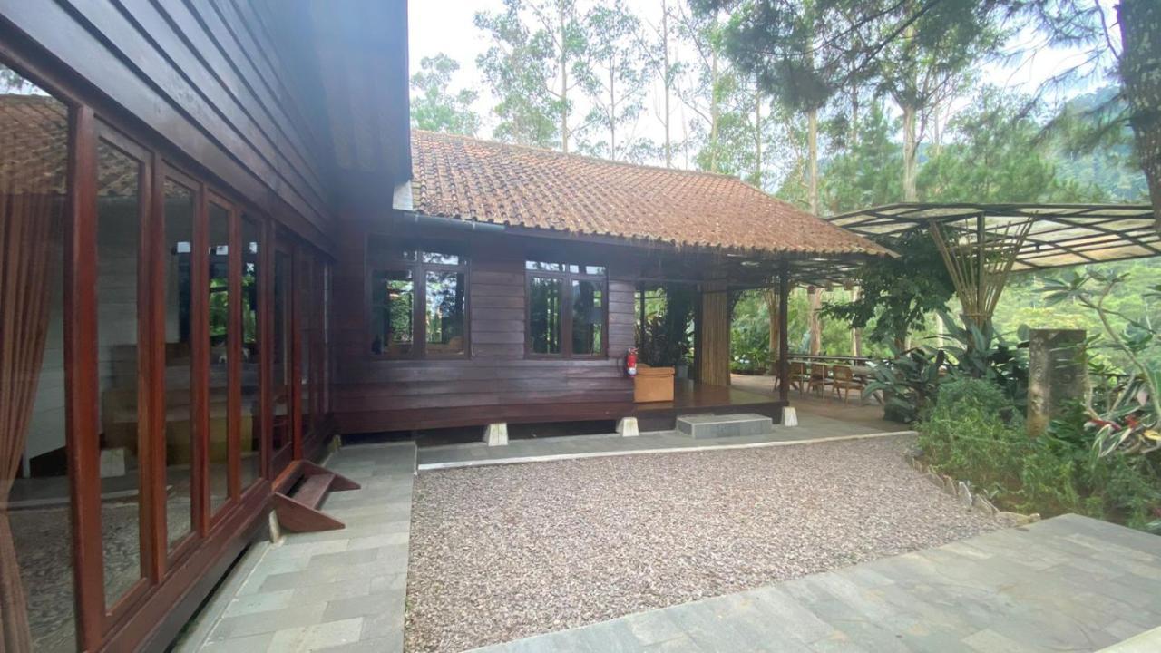 The Lodge Maribaya Cikareumbi Екстериор снимка